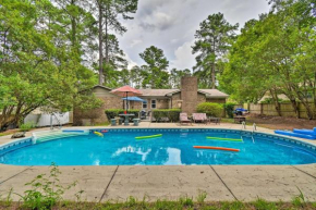 Inviting Fayetteville Home with Deck and Pool!